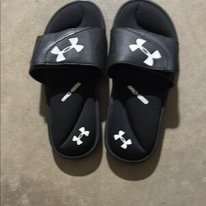 Under Armour Kids Black Slide Sandals Preowned